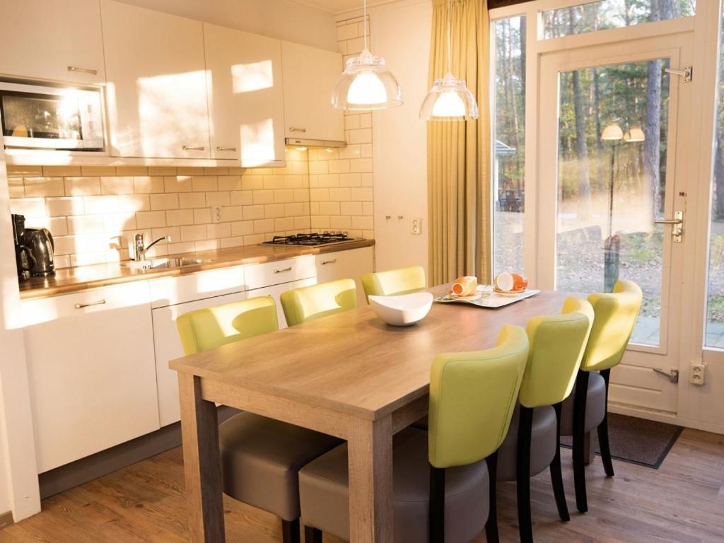 Hôtel Landal Miggelenberg à Hoenderloo Extérieur photo