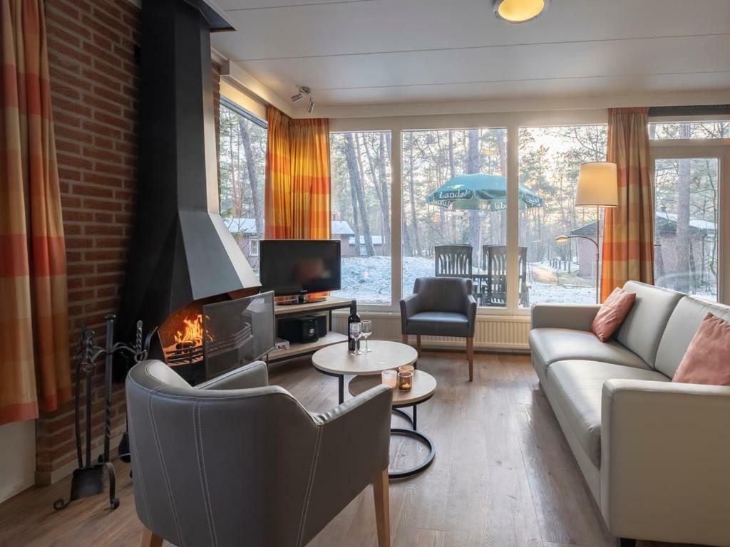 Hôtel Landal Miggelenberg à Hoenderloo Extérieur photo