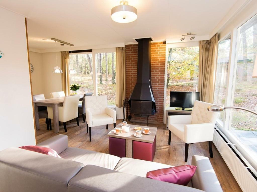 Hôtel Landal Miggelenberg à Hoenderloo Extérieur photo