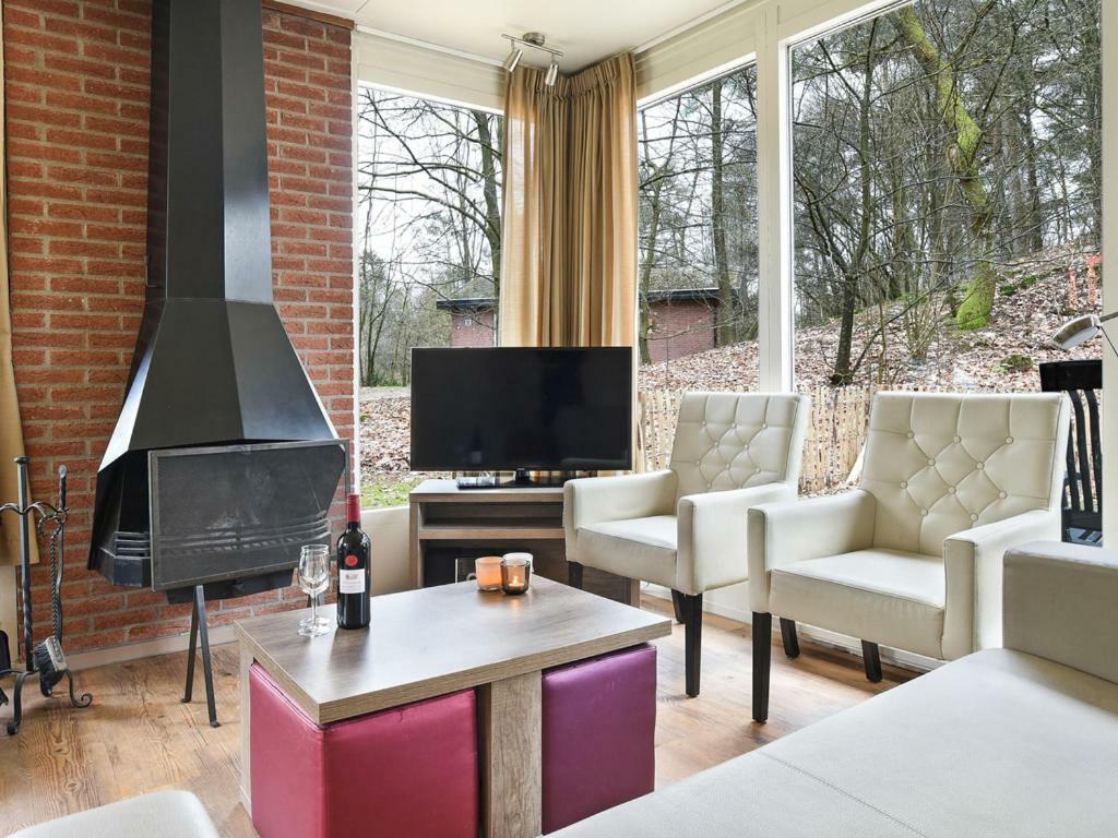 Hôtel Landal Miggelenberg à Hoenderloo Extérieur photo